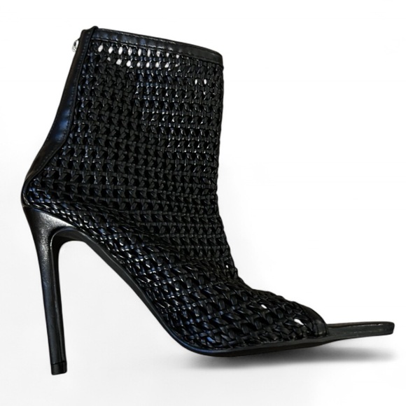Shoes - Fashion Nova Black Peep-Toe Heels with a Zipper Heel Size 7 5” Heels